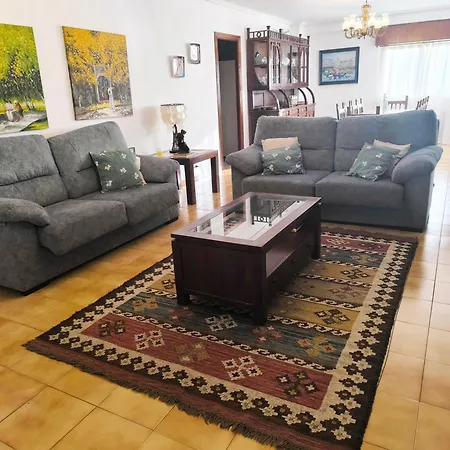 Gran Chalet Con Piscina Y Gran Jardin Cerca De A Coruna בית נופש