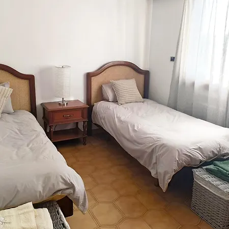 Gran Con Jardin, Piscina Y Bbq Holiday home *