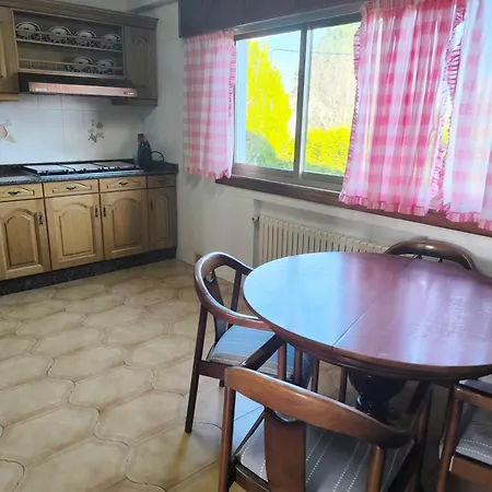Gran Chalet Con Piscina Y Gran Jardin Cerca De A Coruna