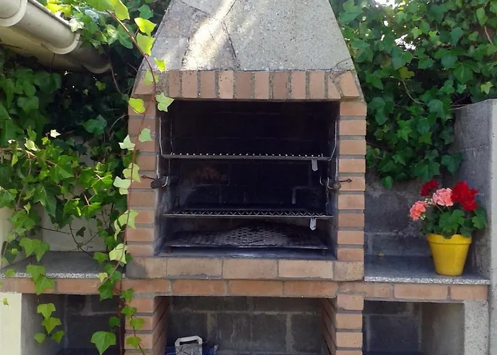 Hébergement de vacances Gran Con Jardin, Piscina Y Bbq Sada